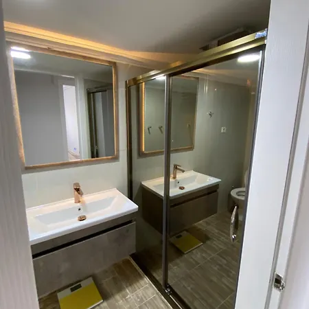 Your Comfortable With Sea View In Alsancak Apartment *